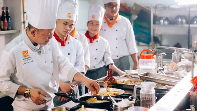 Hướng Nghiệp Á Âu - Lớp Dạy Học Nấu Món Chay Tại Hà Nội